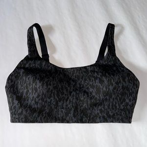 Lululemon In Alignment Straight Strap Bra. Size 8